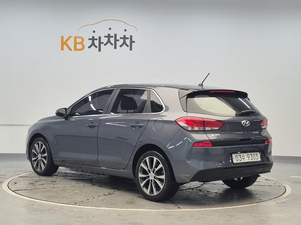 HYUNDAI i30 - Vista 2