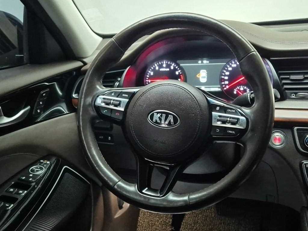 KIA K7 - Vista 9
