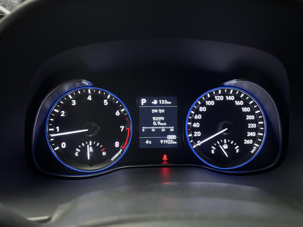 HYUNDAI Kona - Vista 7