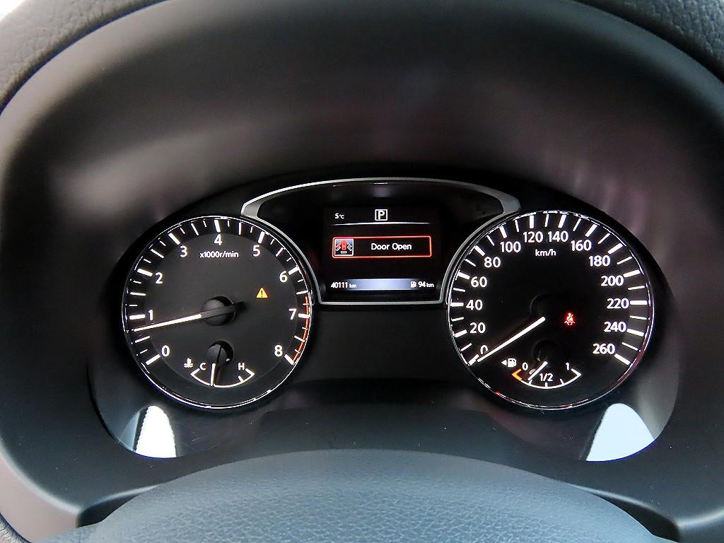 Nissan Altima - Vista 9