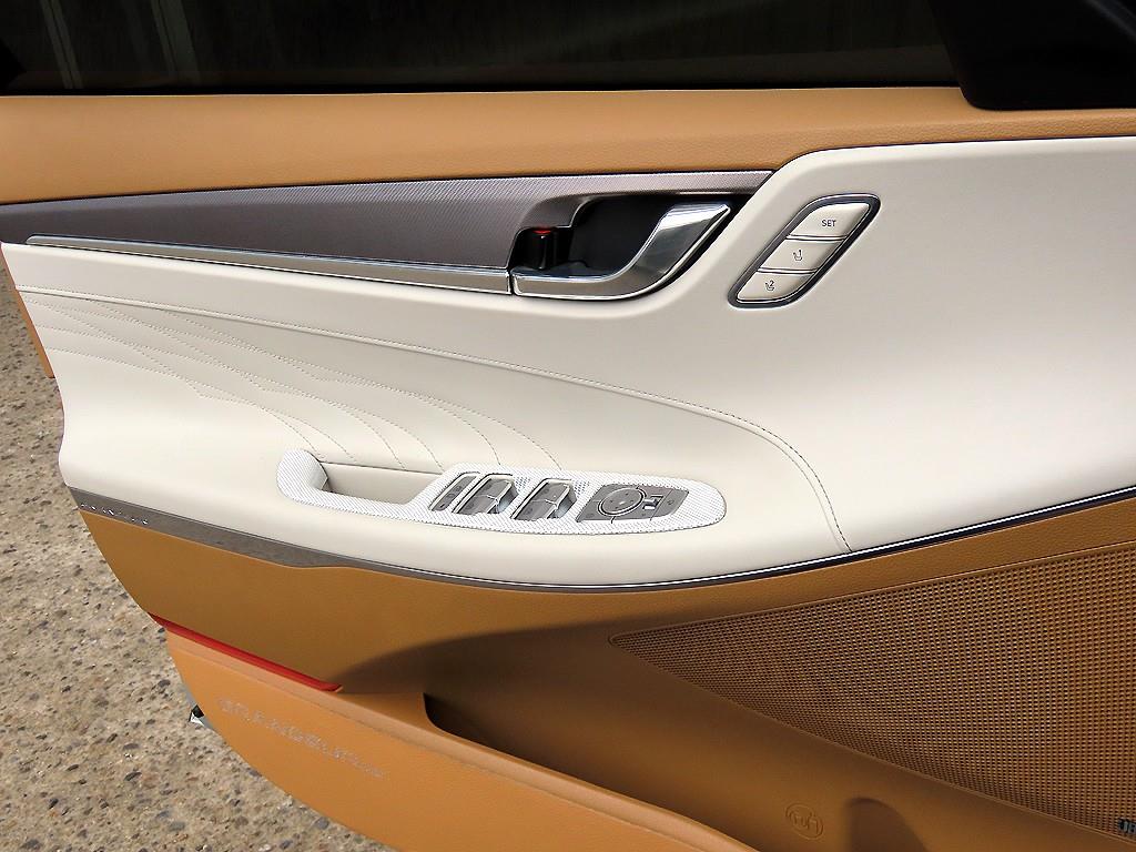 HYUNDAI Grandeur - Vista 11