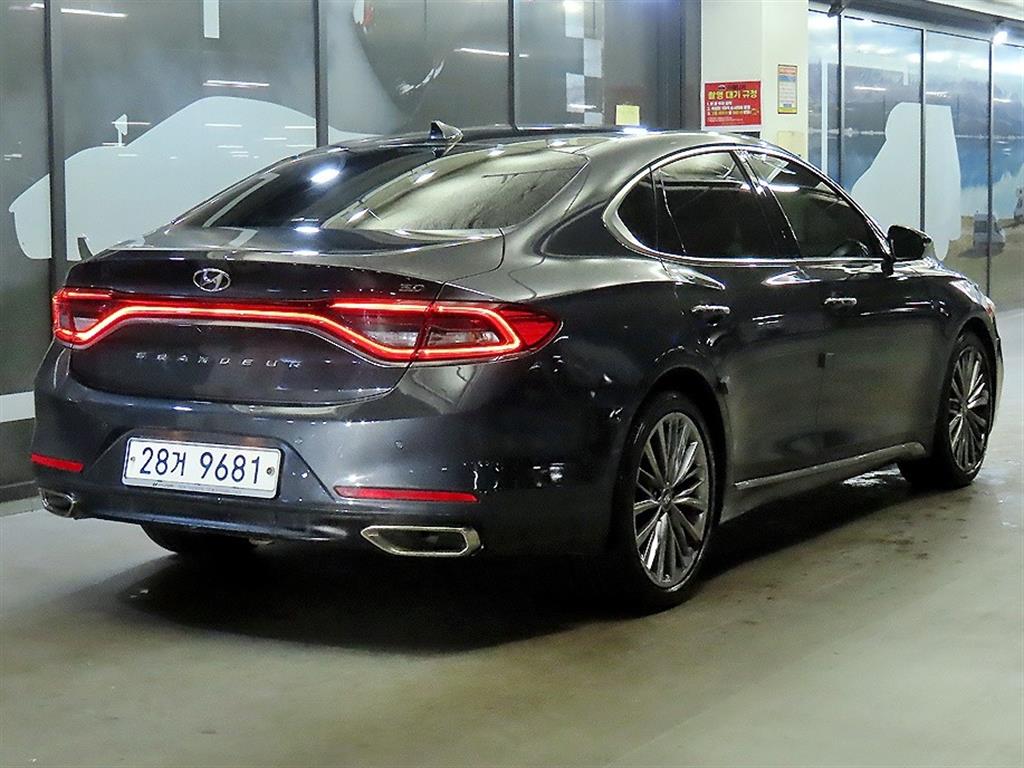 HYUNDAI Grandeur - Vista 4