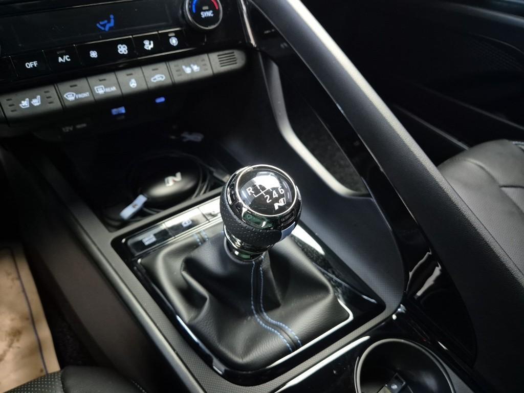 HYUNDAI Avante - Vista 8