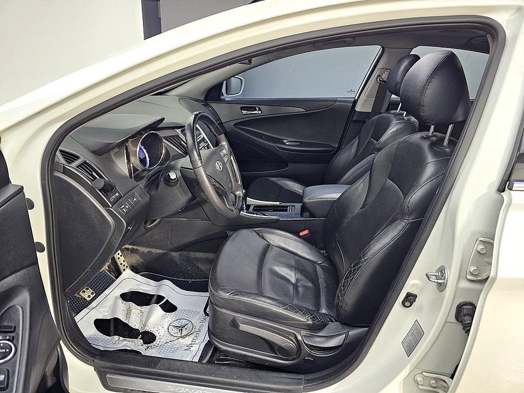 HYUNDAI Sonata - Vista 8