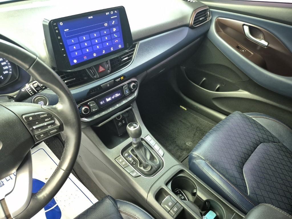 HYUNDAI i30 - Vista 10