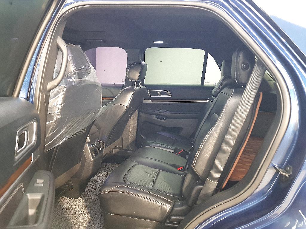 Ford Explorer - Vista 9