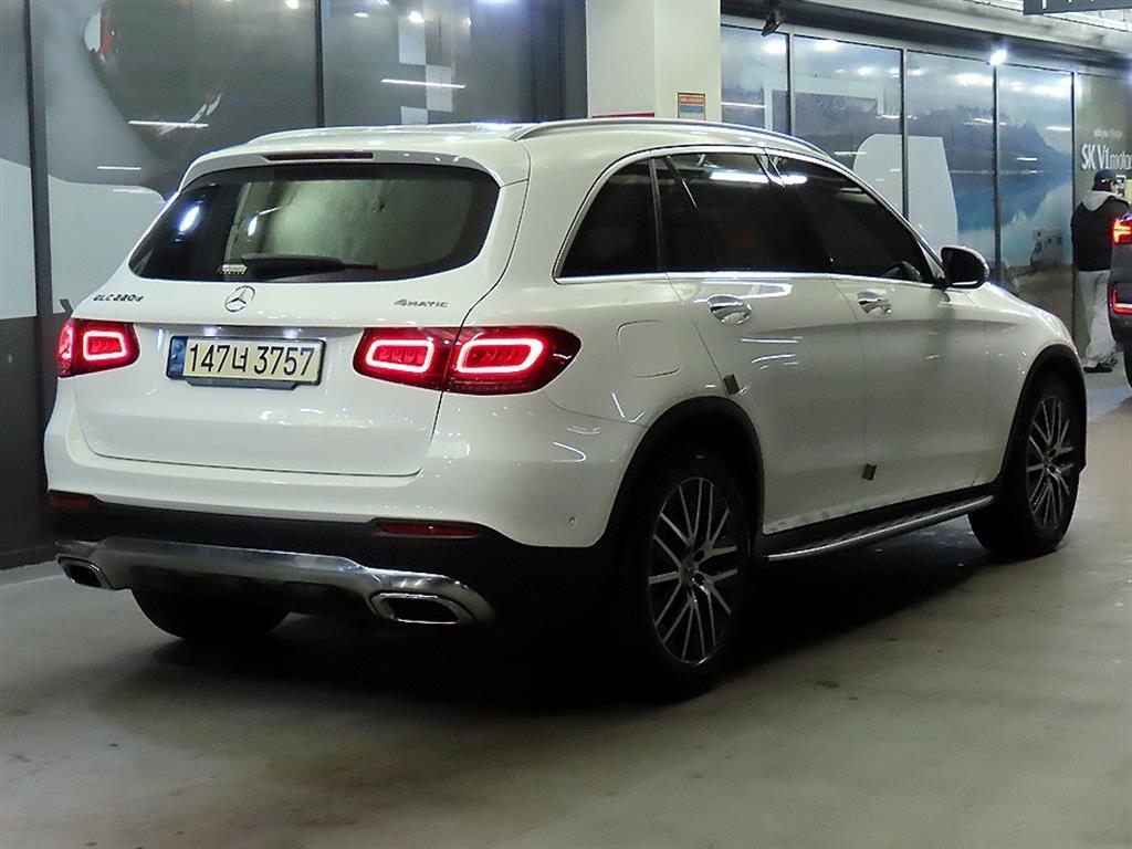 Mercedes Benz GLC Class - Vista 4