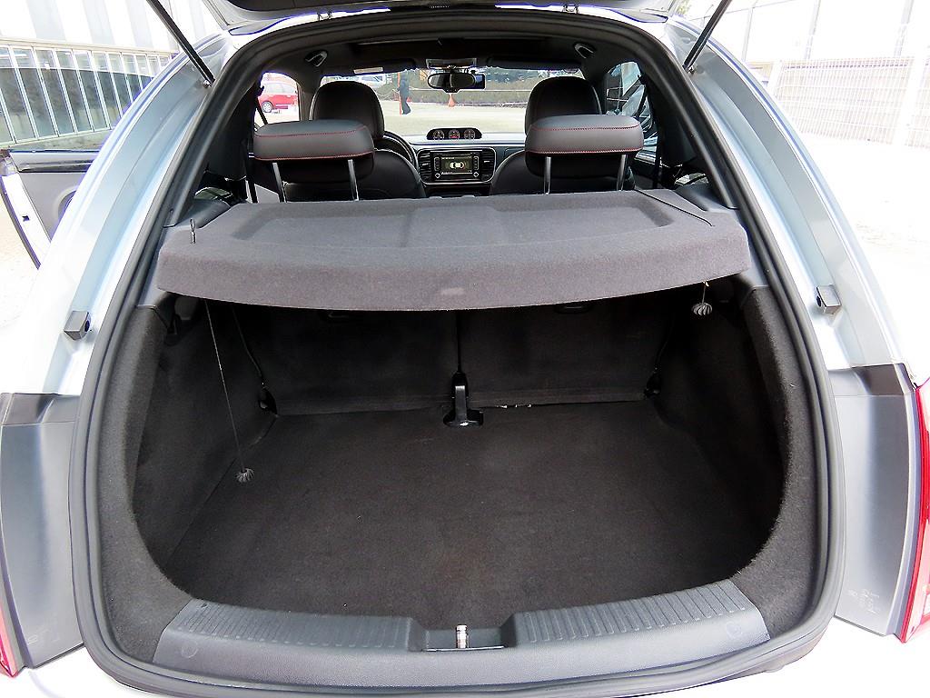 Volkswagen Beetle 2013 Gris - Importación desde Corea - HF Imports Iquique - Foto 16
