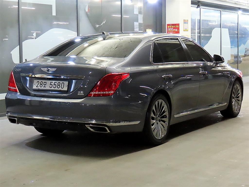 Genesis EQ900 - Vista 4