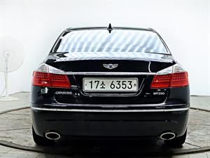 HYUNDAI Genesis - Vista 6