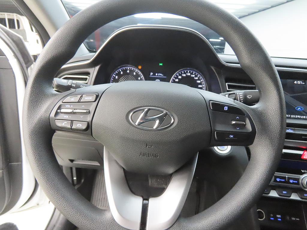 HYUNDAI Avante - Vista 8