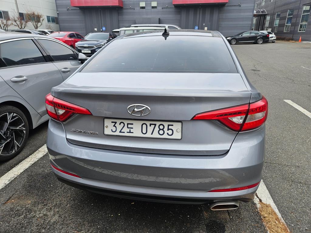 HYUNDAI Sonata - Vista 4