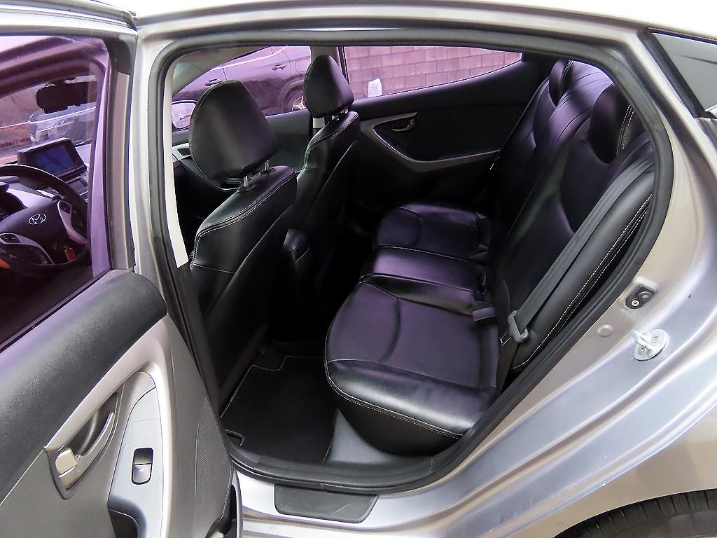 HYUNDAI Avante - Vista 6