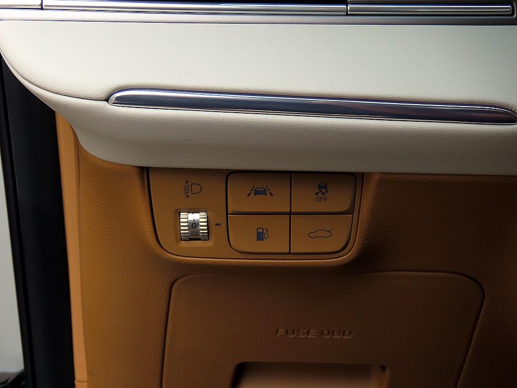 HYUNDAI Grandeur - Vista 12