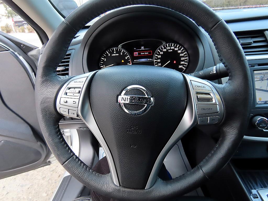 Nissan Altima - Vista 8