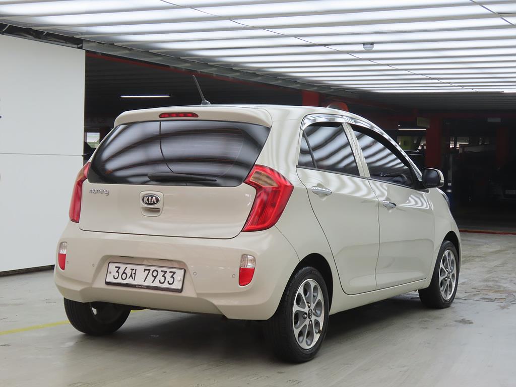 KIA Morning - Vista 4