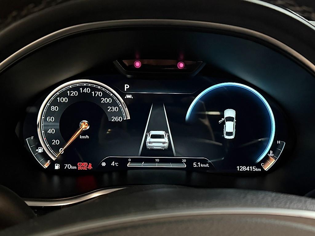 Genesis G80 - Vista 10