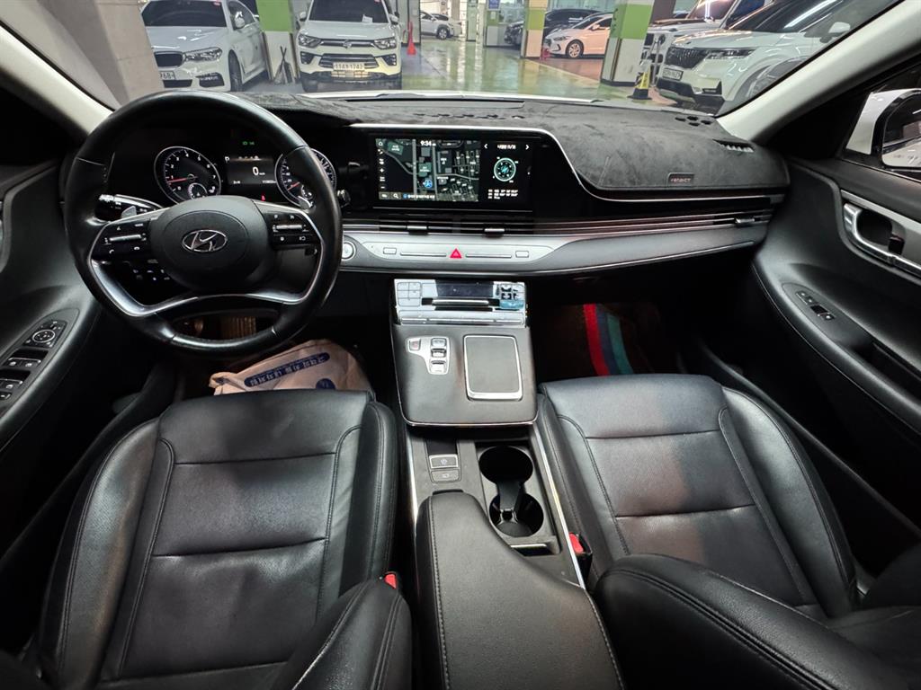 HYUNDAI Grandeur - Vista 7