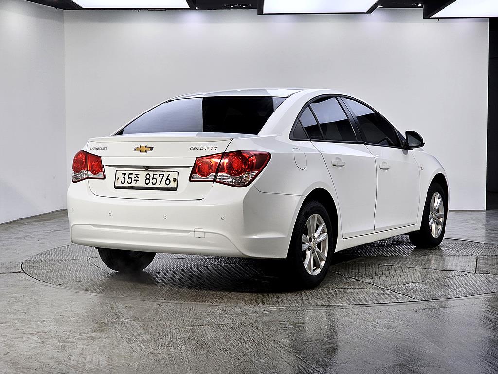 Chevrolet Cruise - Vista 4