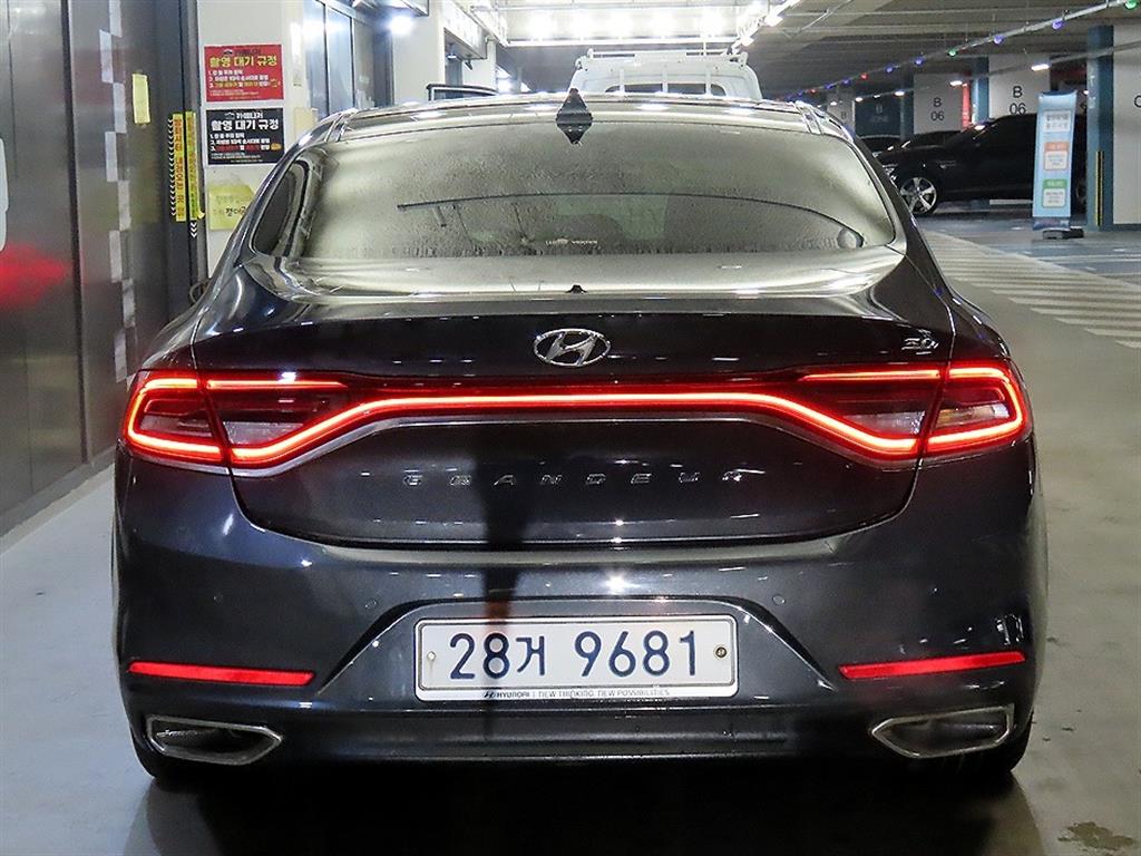 HYUNDAI Grandeur - Vista 5