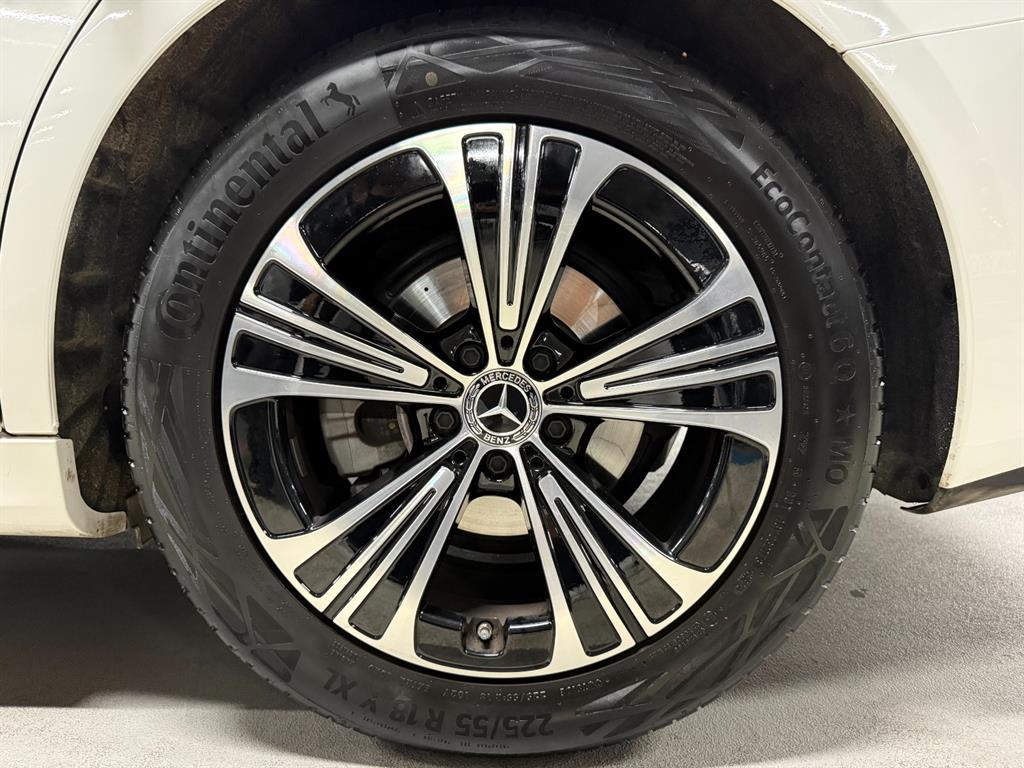 Mercedes Benz E class - Vista 7