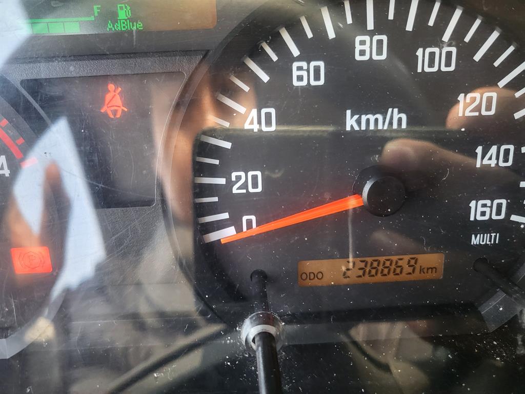 medium and large cargo truck - Vista 9