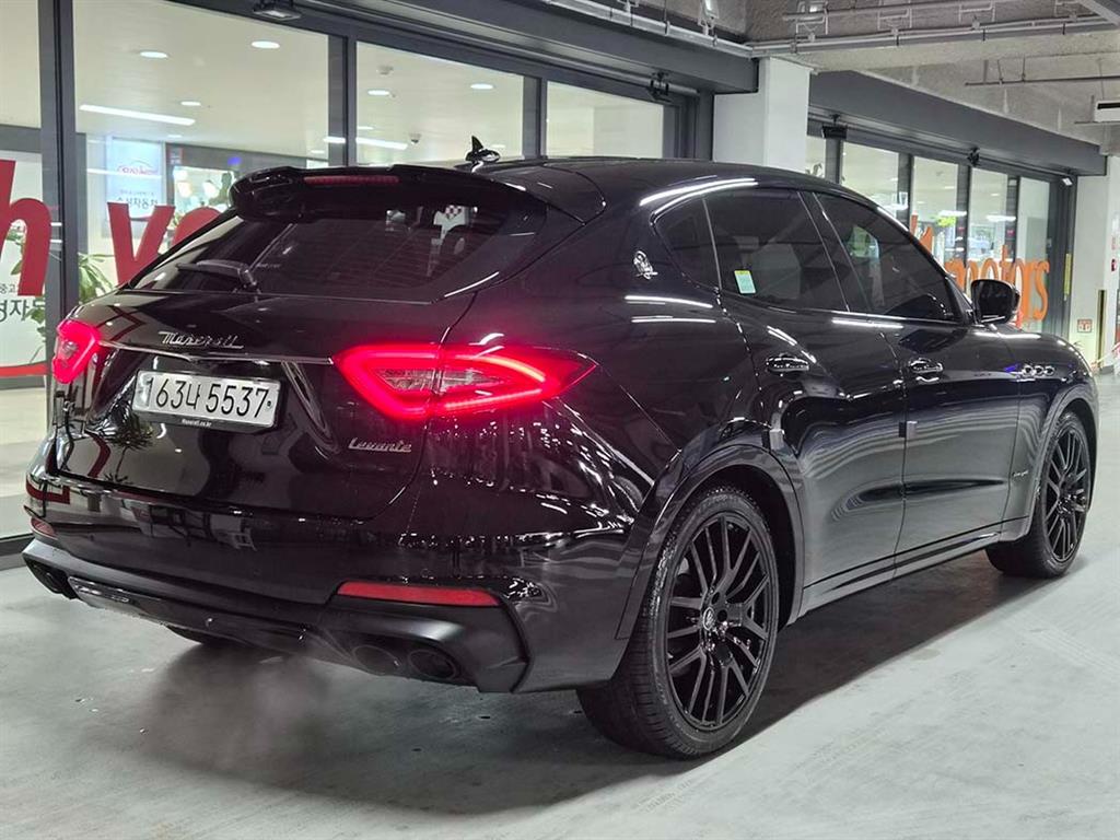 Maserati Levante - Vista 4