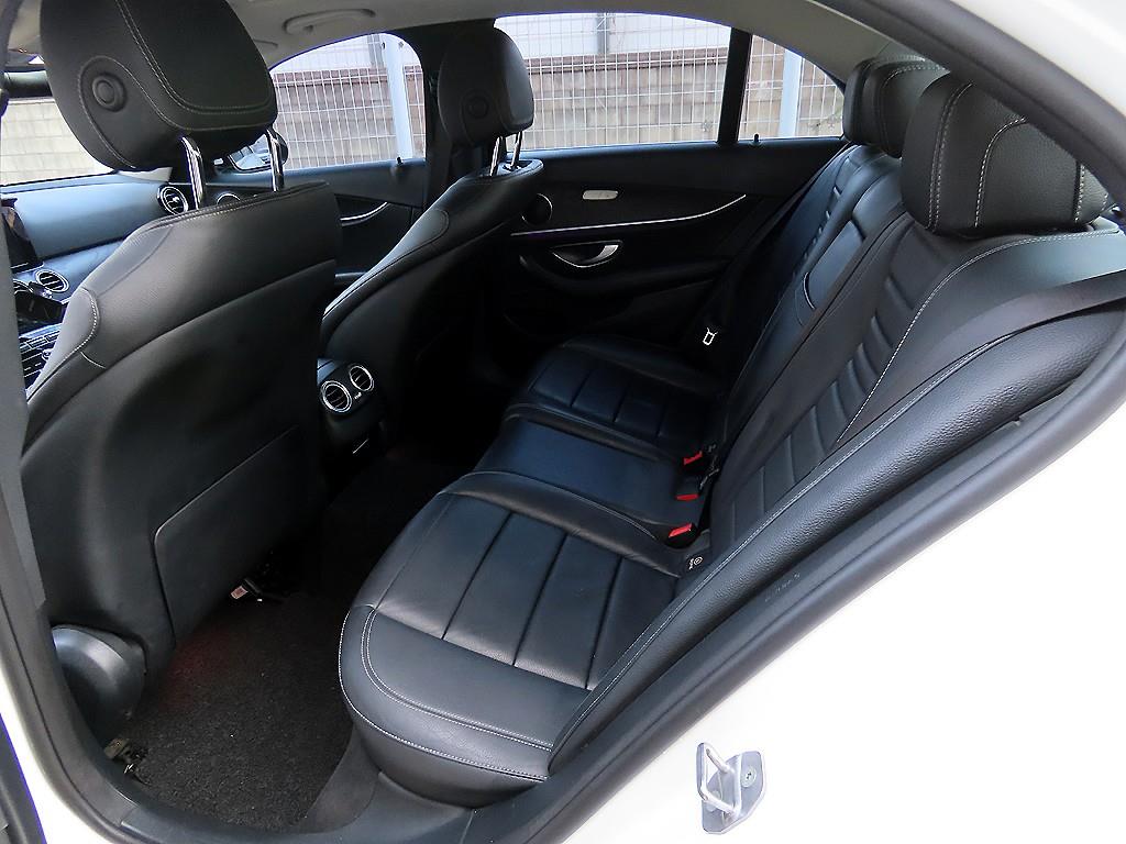 Mercedes Benz E class - Vista 6