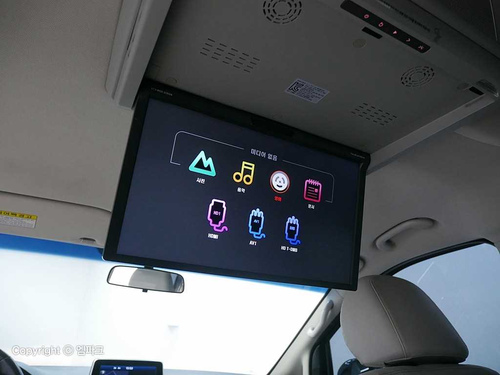 HYUNDAI Starex - Vista 12