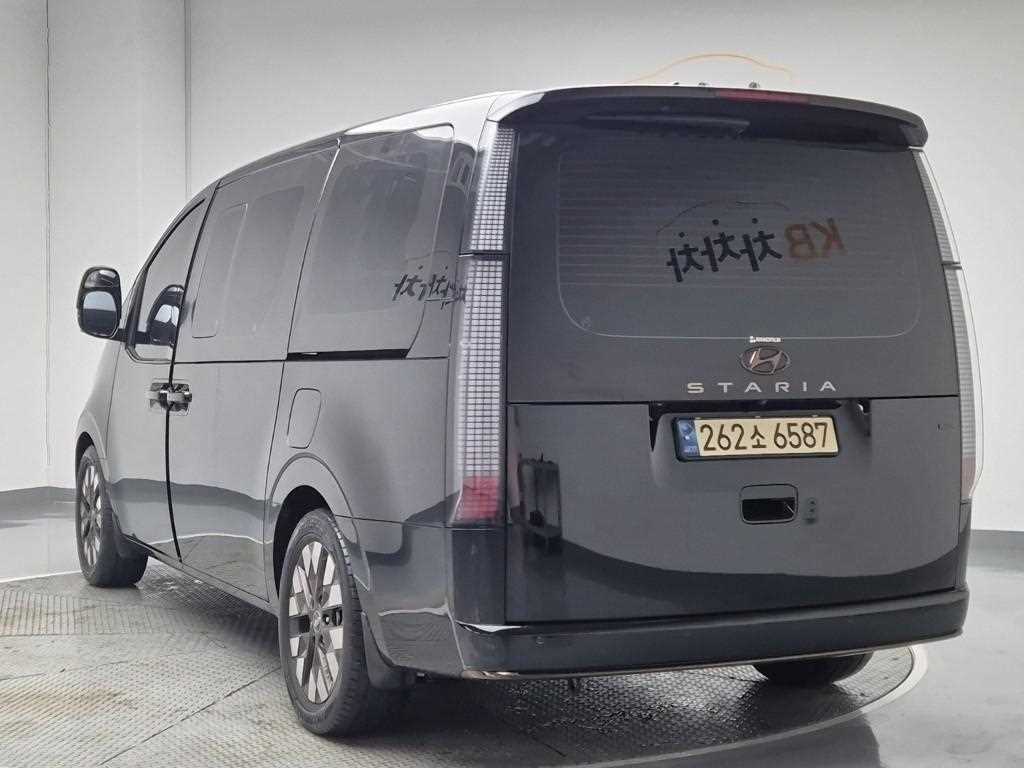 HYUNDAI Staria - Vista 2
