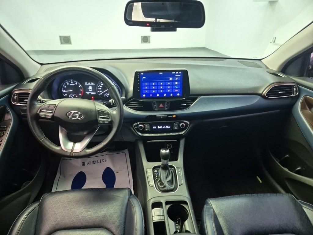 HYUNDAI i30 - Vista 7