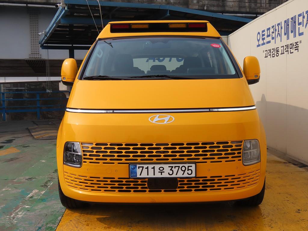 HYUNDAI Staria - Vista 2