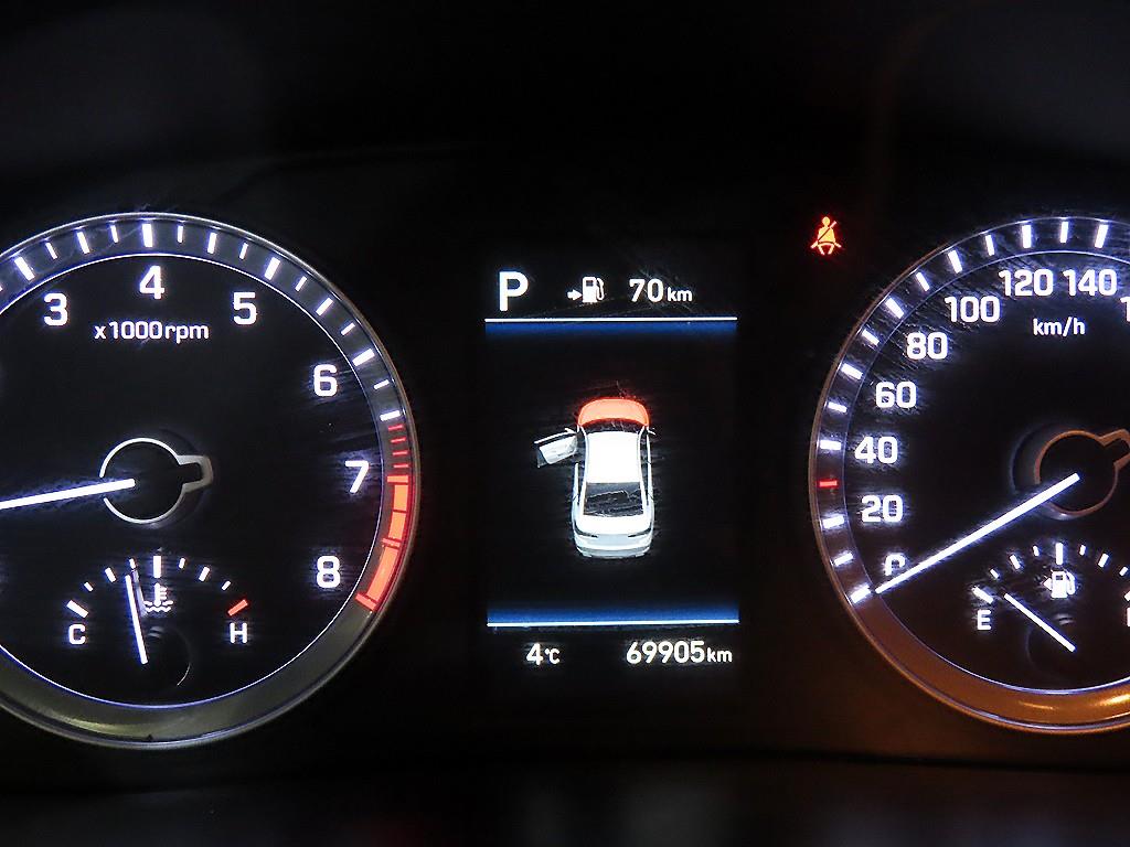 HYUNDAI Sonata - Vista 9