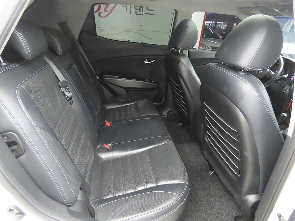 Ssangyong Tivoli - Vista 8