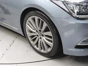 HYUNDAI Genesis - Vista 10