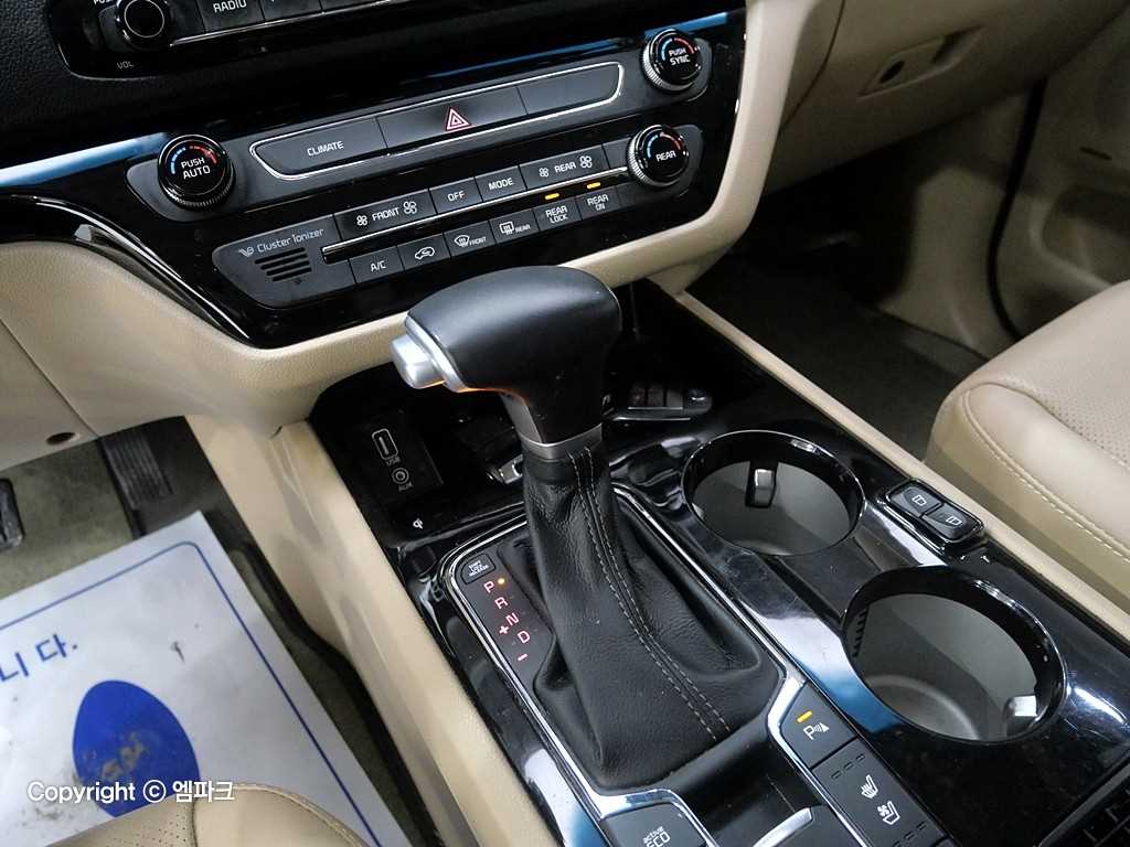 KIA Carnival 2019 Negro - Importación desde Corea - HF Imports Iquique - Foto 16