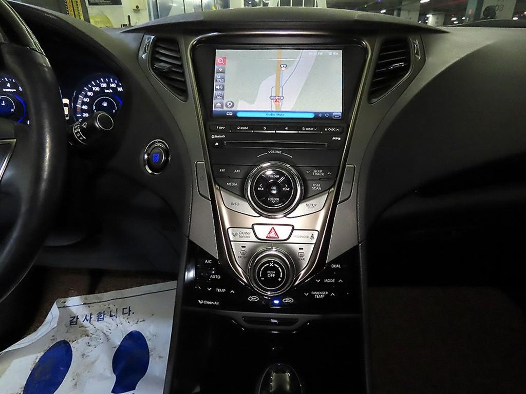 HYUNDAI Grandeur - Vista 11