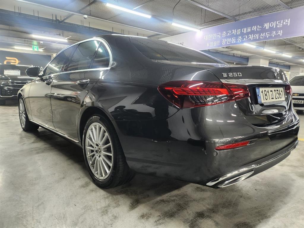 Mercedes Benz E class - Vista 7