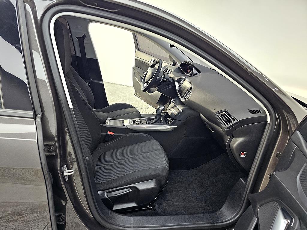 Peugeot 308 - Vista 10