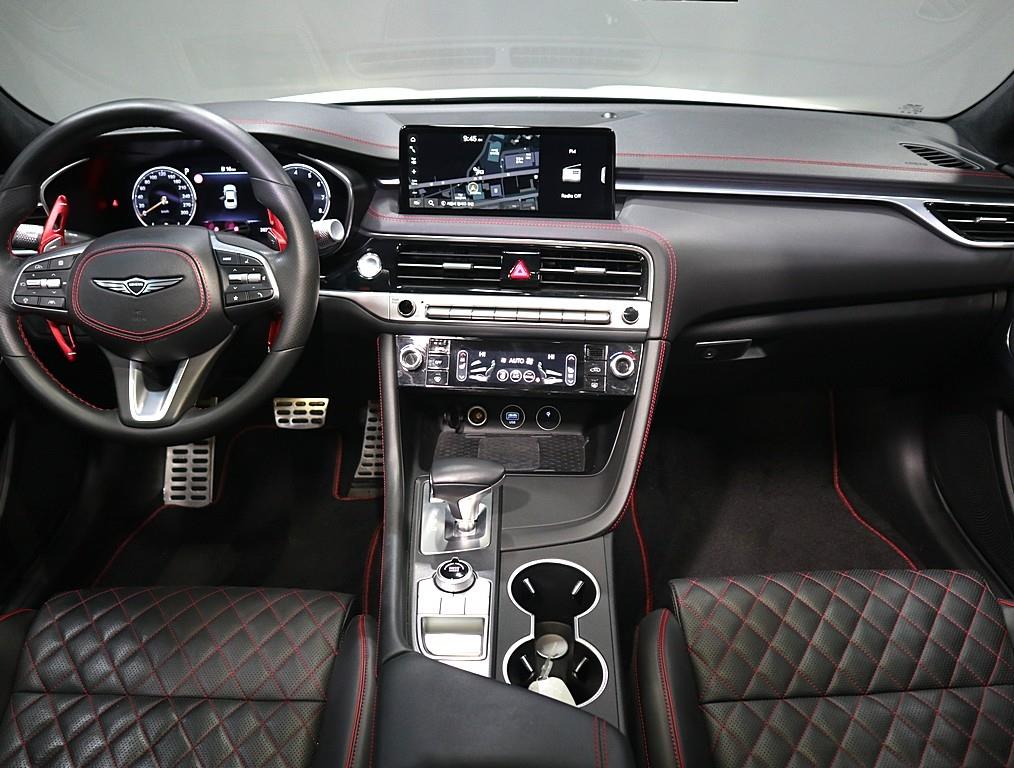 Genesis G70 - Vista 5