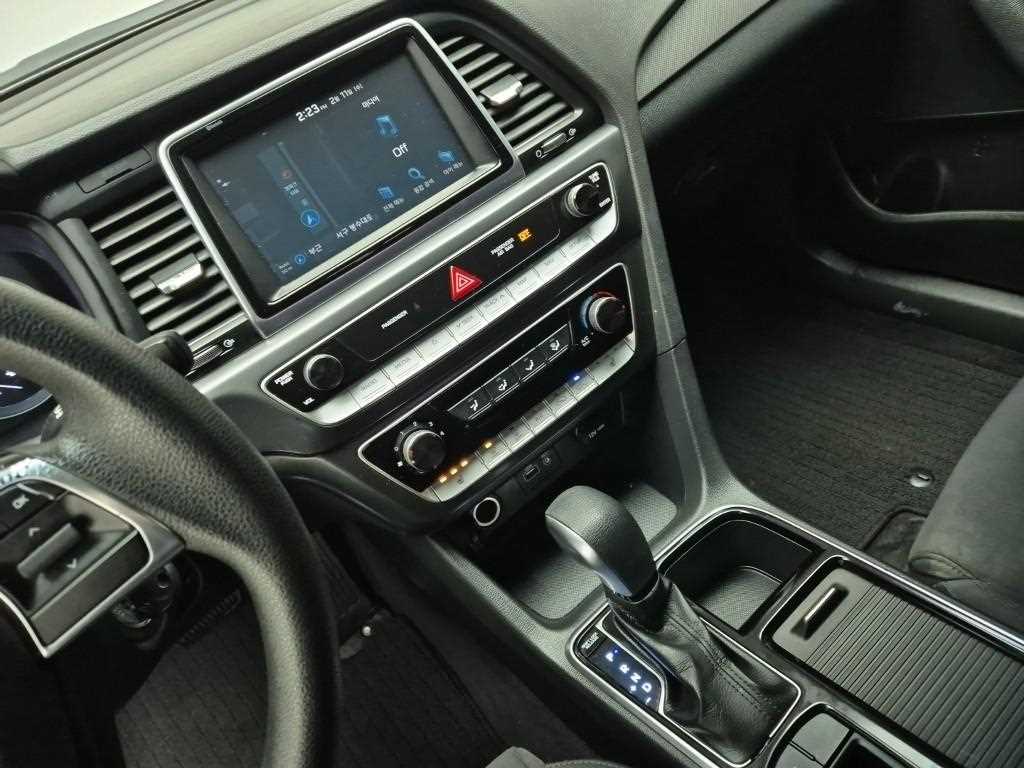 HYUNDAI Sonata - Vista 10