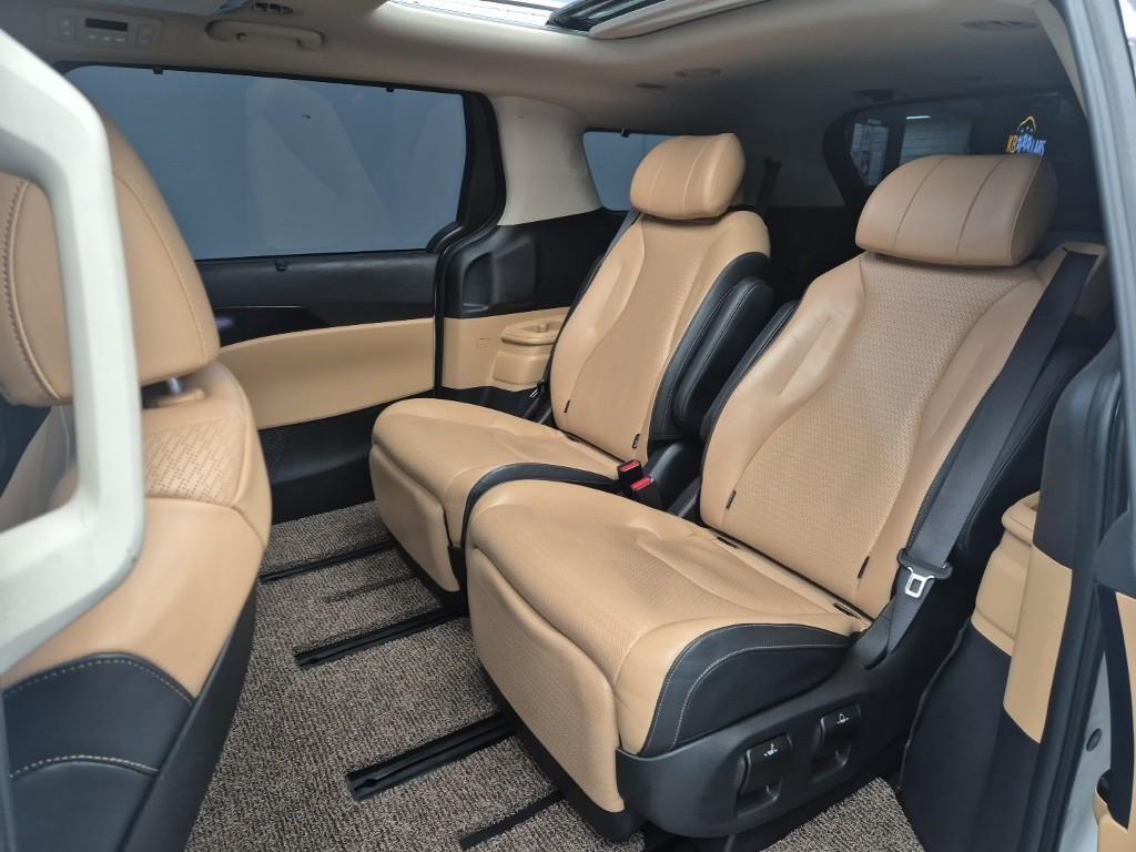 KIA Carnival - Vista 10