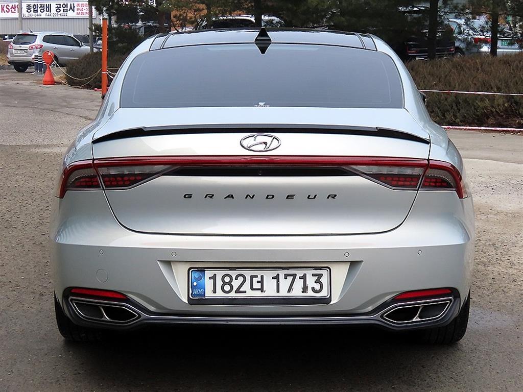 HYUNDAI Grandeur - Vista 4