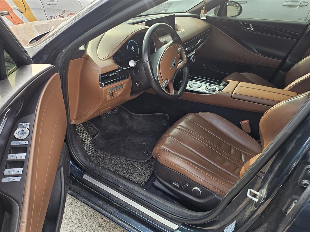 Genesis G80 - Vista 6