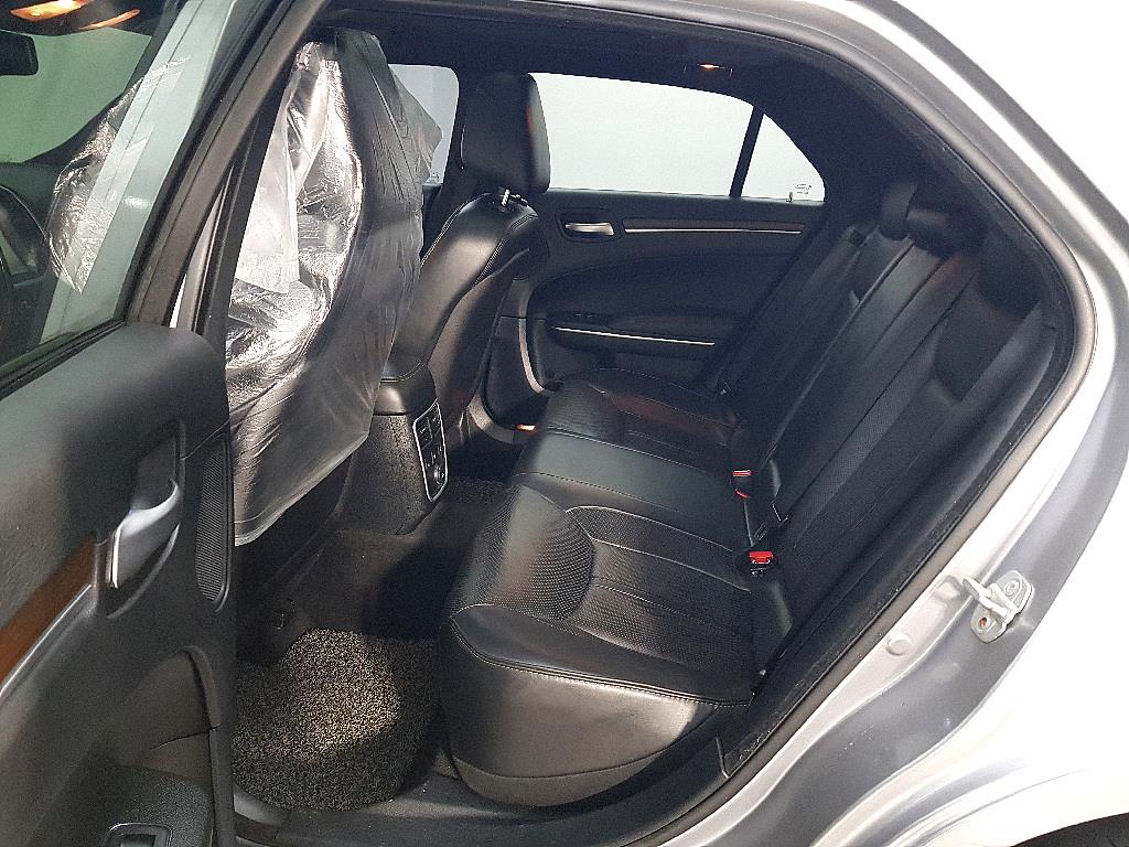 Chrysler 300C - Vista 9