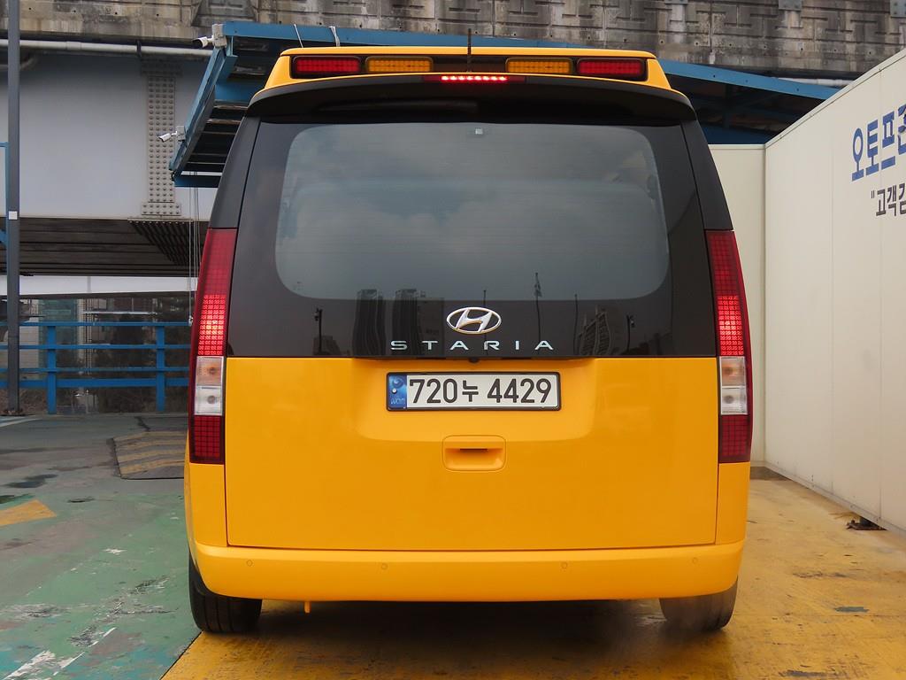HYUNDAI Staria - Vista 4