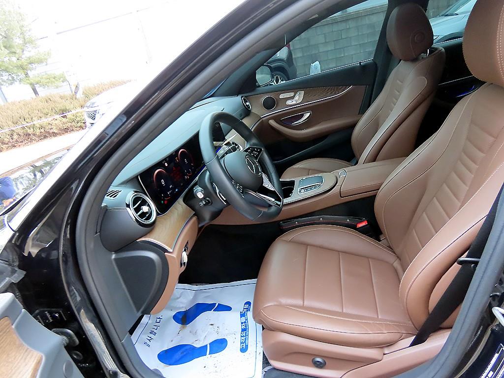 Mercedes Benz E class - Vista 5