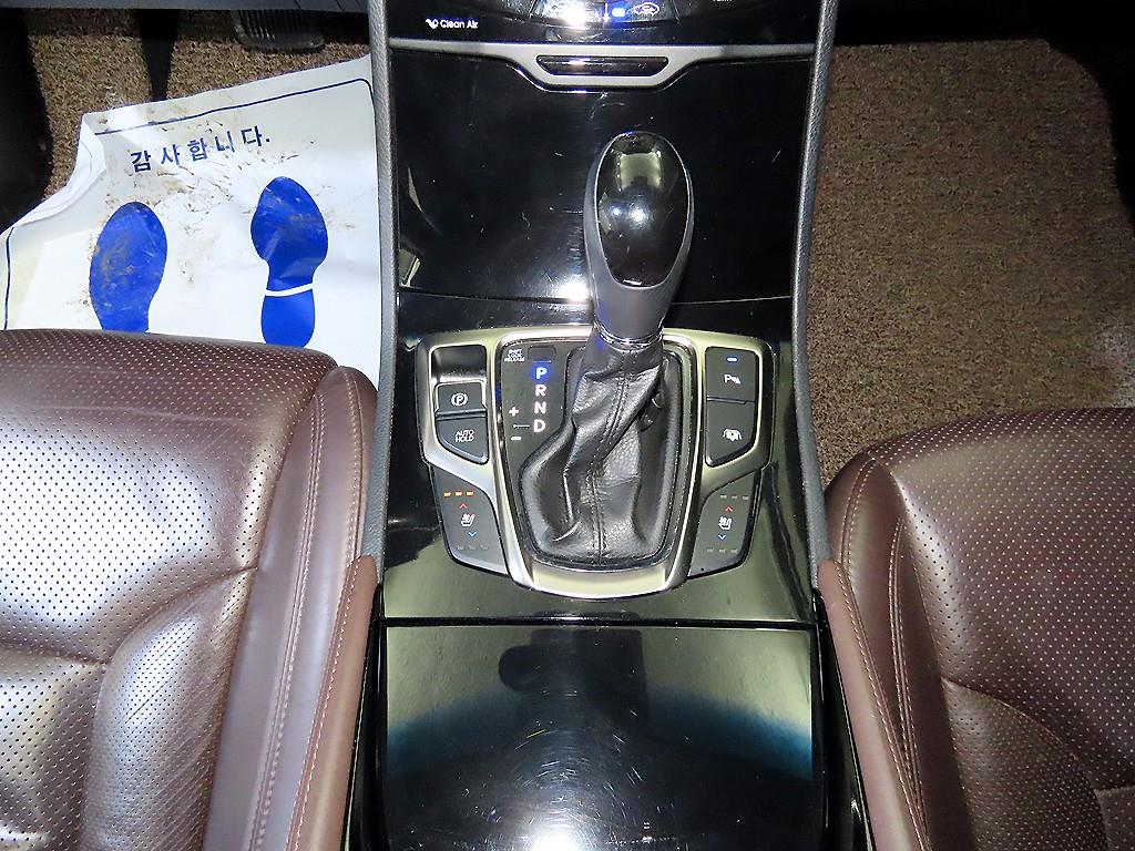 HYUNDAI Grandeur - Vista 12