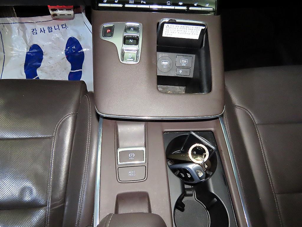 HYUNDAI Grandeur - Vista 12