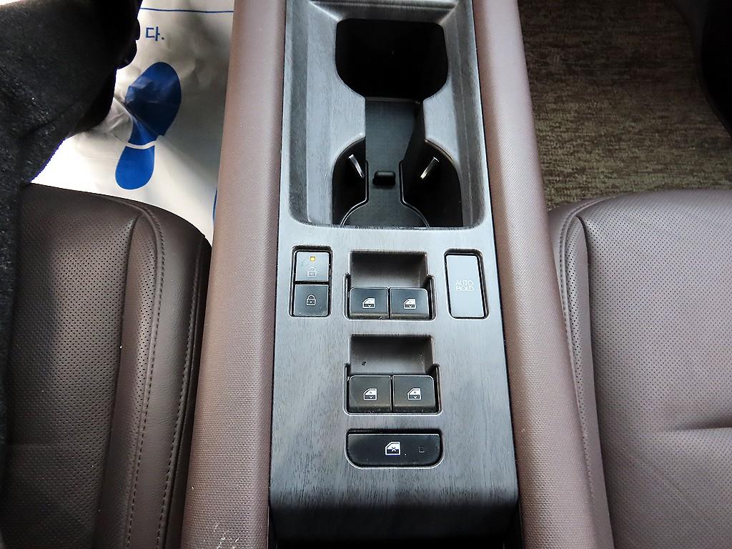 HYUNDAI Ioniq 6 - Vista 12